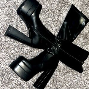 WETKISS PLATFORM BOOTS black size 7